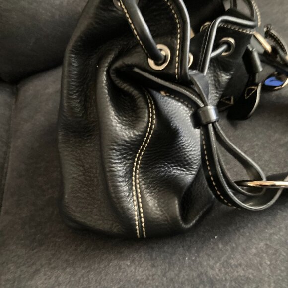 DOONEY & BOURKE Pebbled Drawstring Bucket Handbag Satchel Black Leather 10x9 - Picture 2 of 13